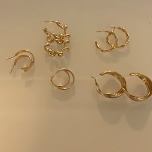 5 pairs of gold hoop earrings, never worn!